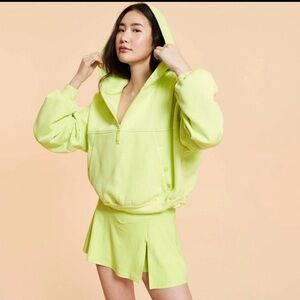 Viral exclusive Blogilates Marshmallow Half Zip Hooded Sweatshirt medium lime